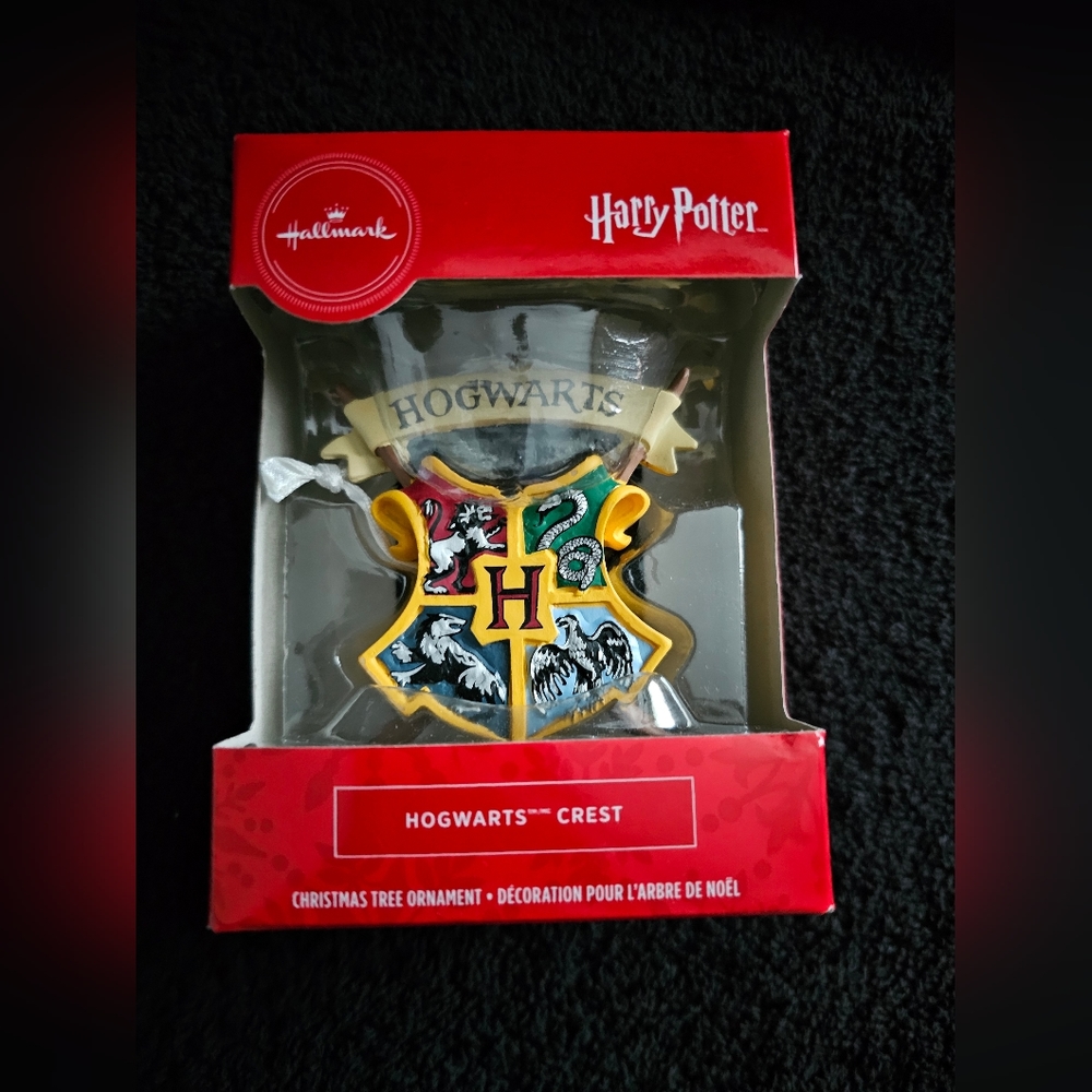 *Hogwarts Crest Ornament*
